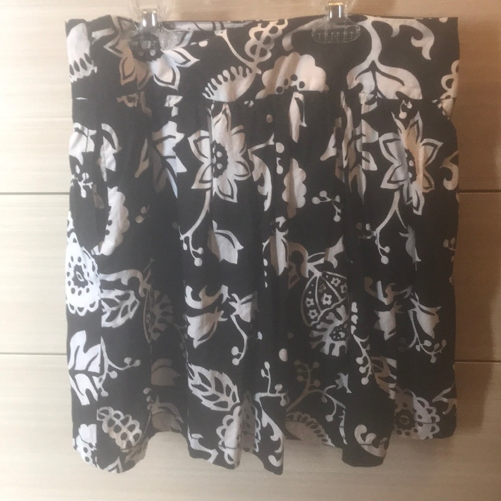 Women’s Loft brand 00P skirt - Picture 2 of 2